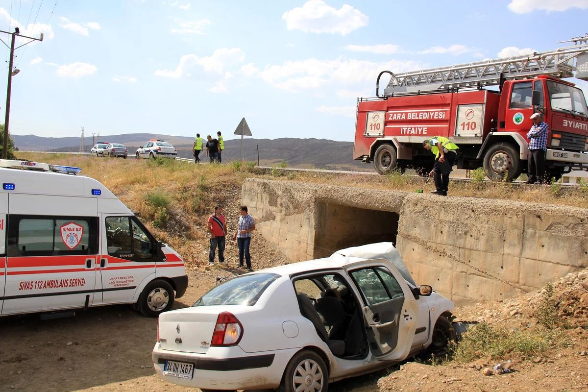 Sivas\'ta Trafik Kazası: 3 Ölü, 1 Yaralı