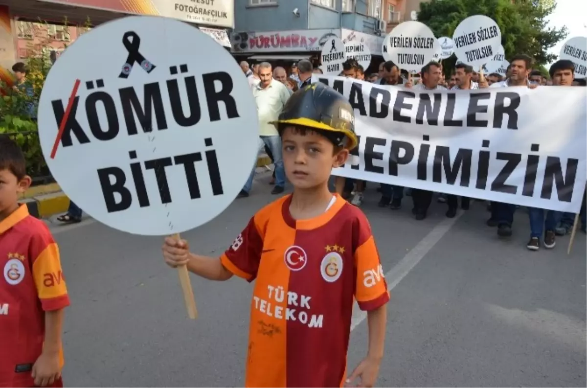 Soma'da 'Madenler Açılsın' Yürüyüşü