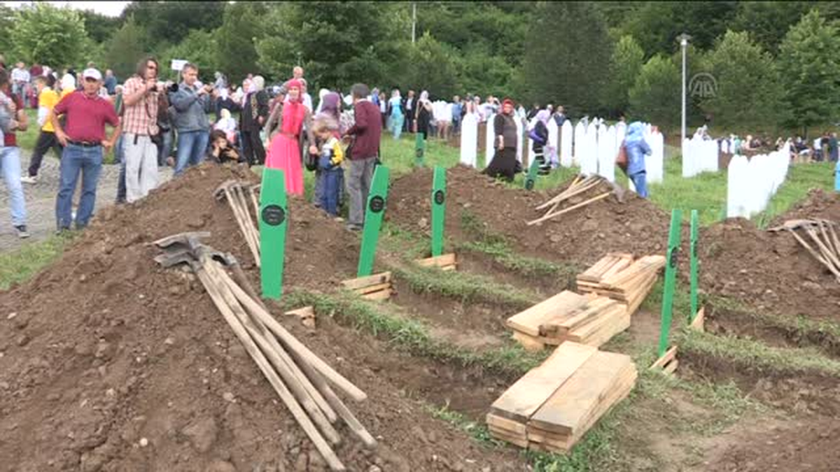 Son nefesini \'\'Ölüm Yolu\'\'nda veren üç kardeş toprağa verilecek -