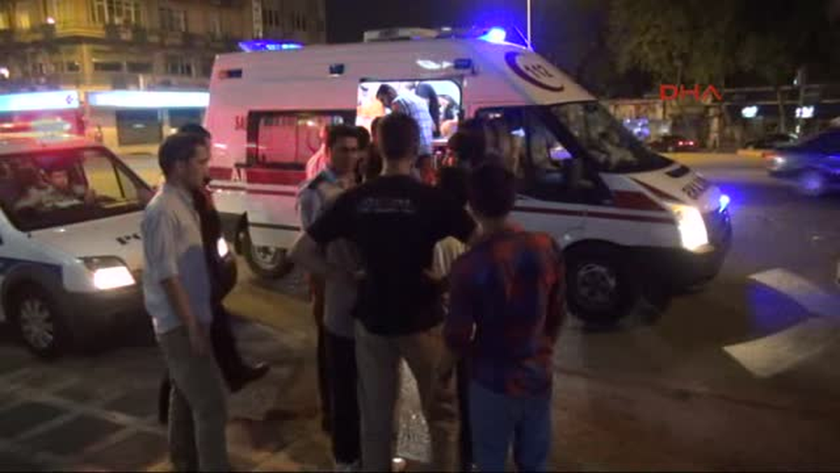 Suriyeli Genç Bacağından Bıçaklandı