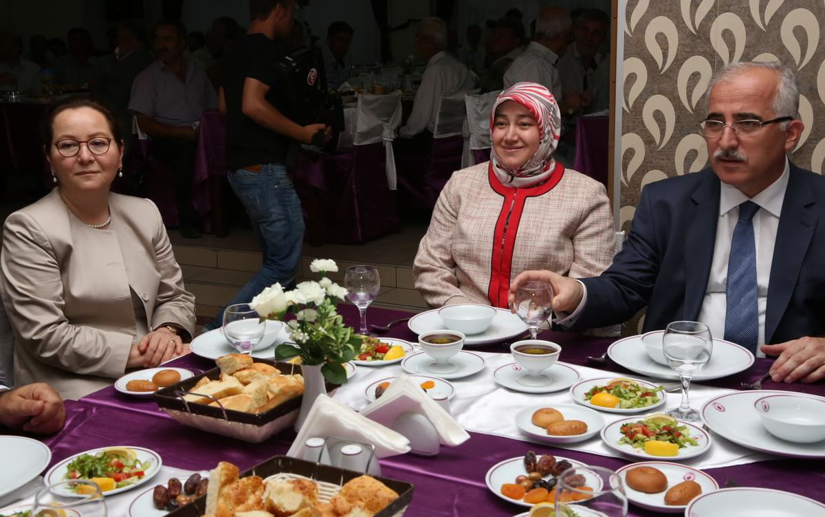 Türkiye Diyanet Vakfı İftar Sofrası"