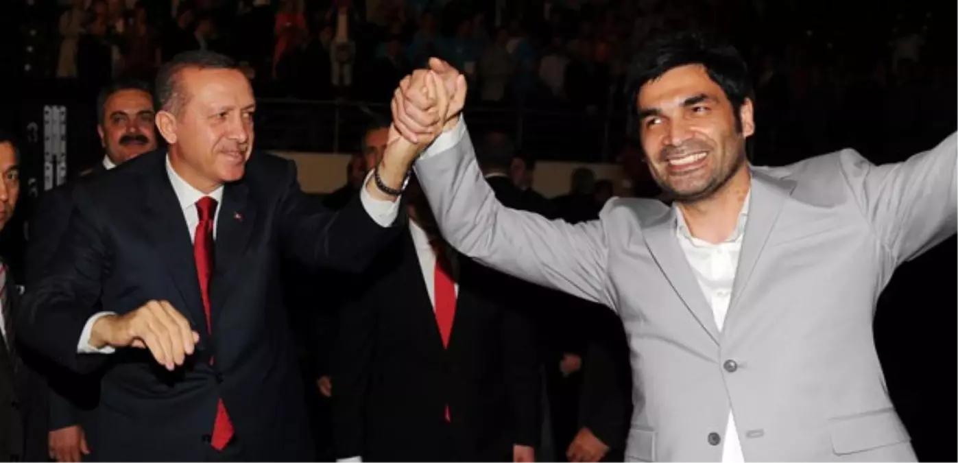 Uğur Işılak\'ın Erdoğan İçin Bestelediği Yeni Şarkı Yayınlandı