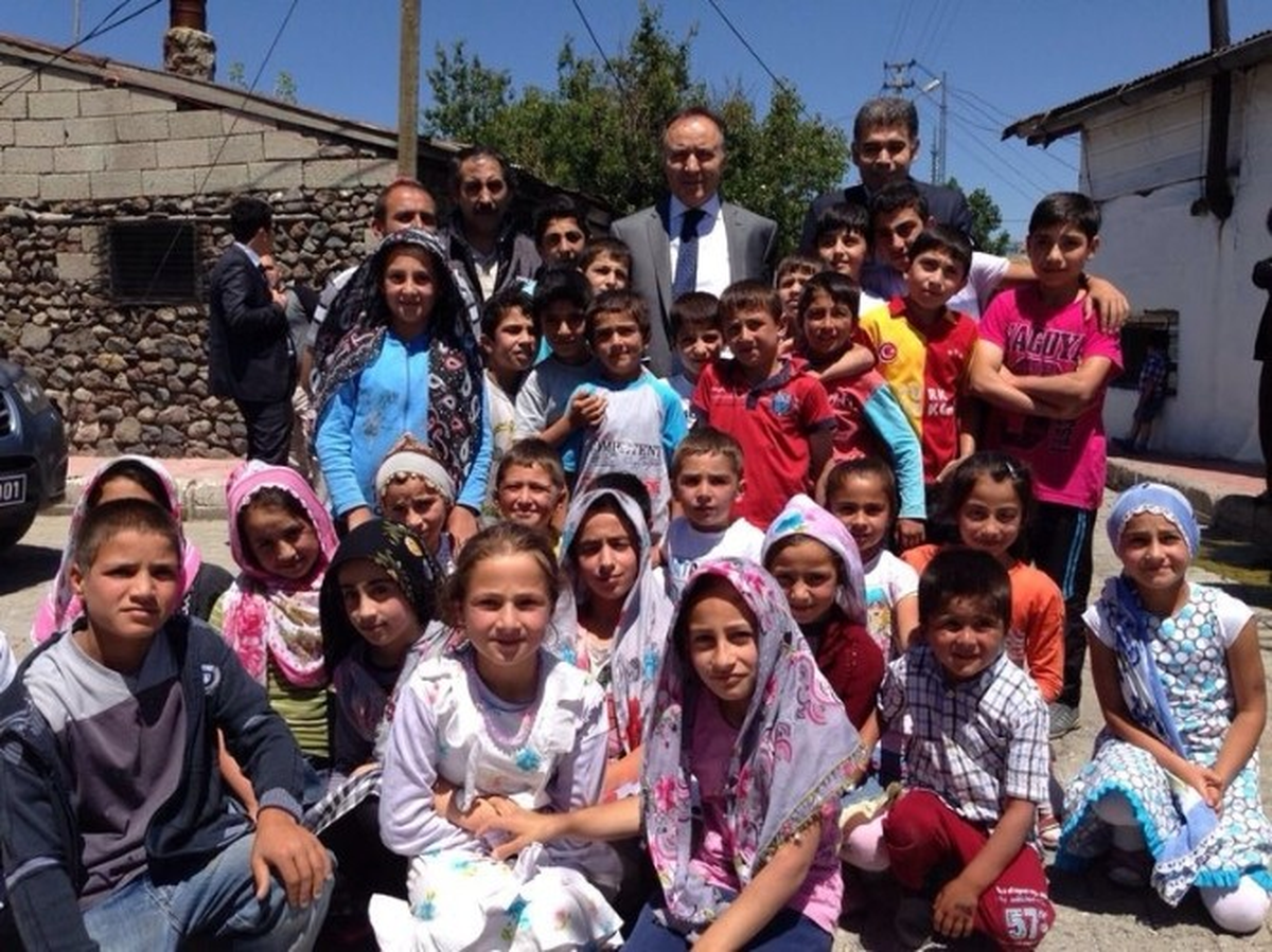 Vali Altıparmak Kurtuluş Mahallesini Ziyaret Etti