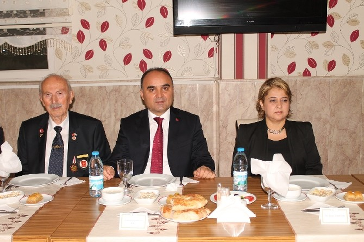 Vali Günaydın, Şehit Aileleri ve Gazilerle İftarda Bir Araya Geldi