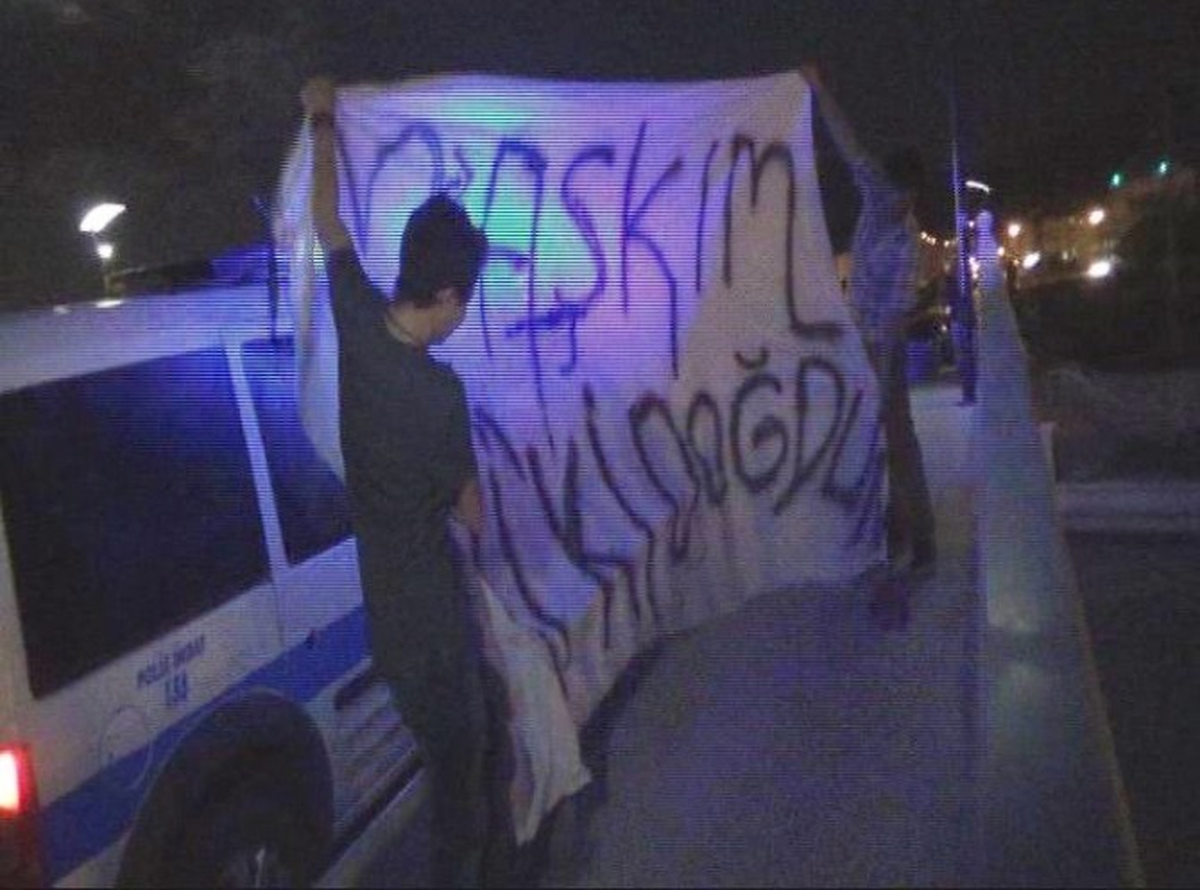 Afyonkarahisar\'da Polisi Alarma Geçiren Pankart Olayı