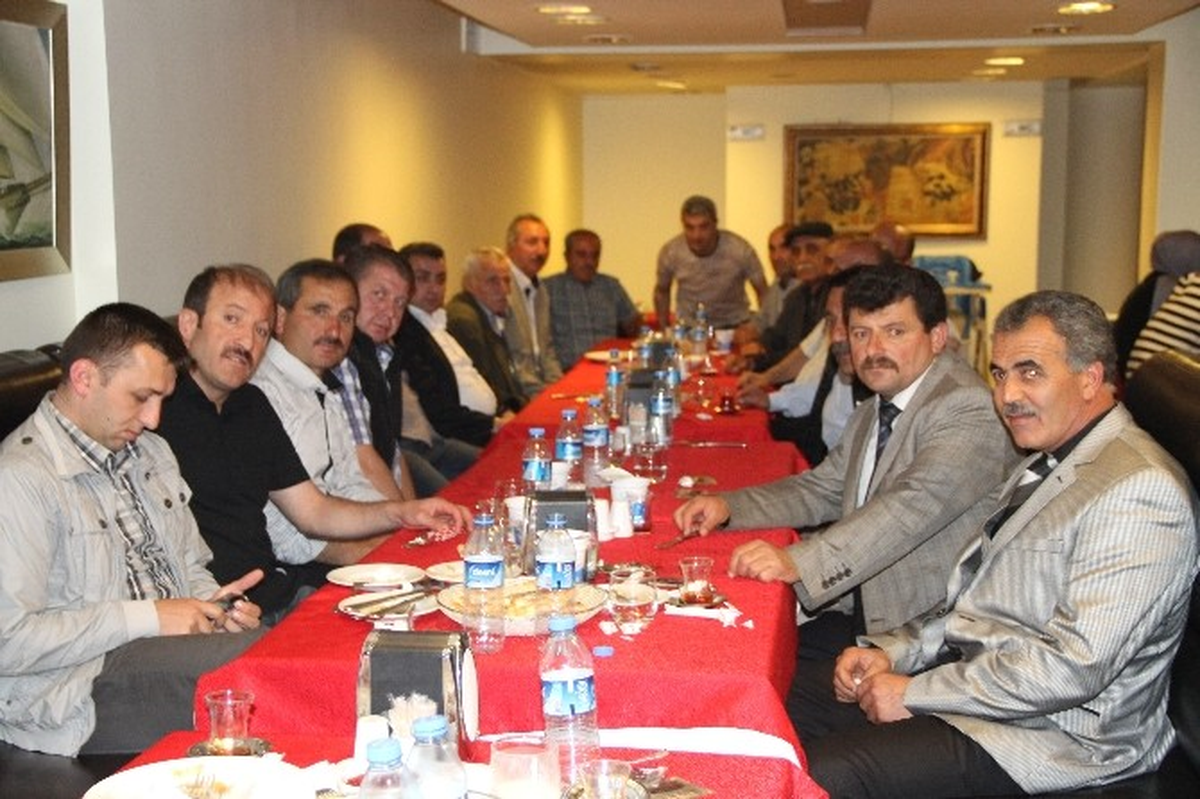 Ardahan MHP Teşkilatı İftar Yemeğinde Buluştu