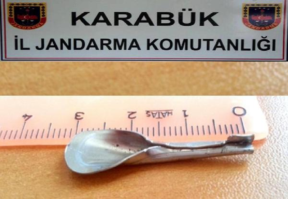 Çay Kaşığından Yaptığı Kelepçe Anahtarını Arkadaşına Verirken Yakalandı