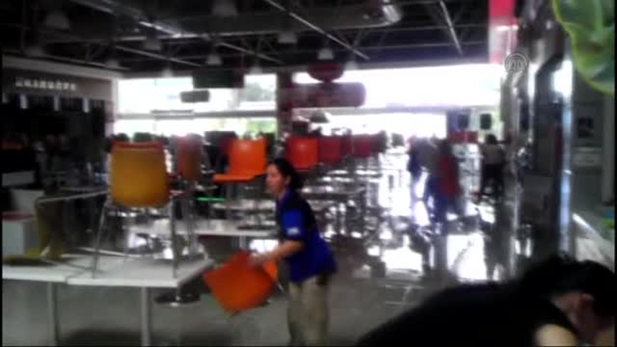 Çanakkale\'de AVM\'de Su Baskını