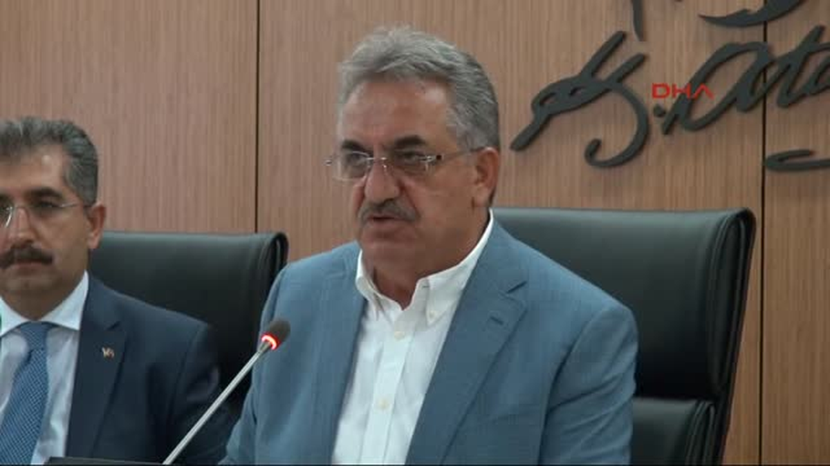 Bakan Hayati Yazıcı: Ekmek İçin Denilmesi Çelişki