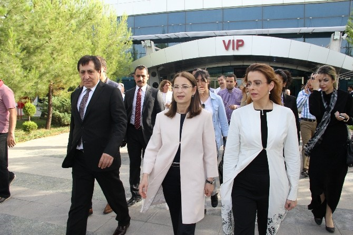 Bakan İslam\'dan Çocuk Yaşta Evlilik Uyarısı