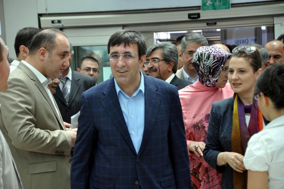 Bakan Yılmaz: Seçimi İlk Turda Bitirelim, Zaman ve Kaynak Harcanmasın