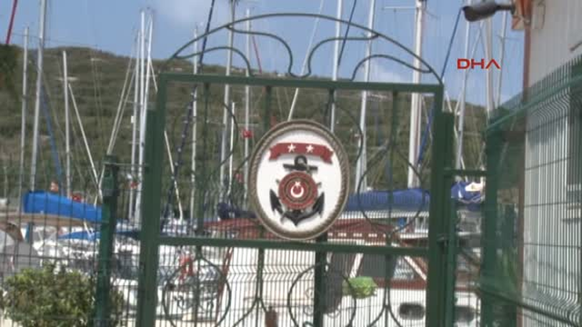 Çeşme Açıklarında Tekne Battı 2 Kişi Kurtuldu 35 Kaçak Kayboldu