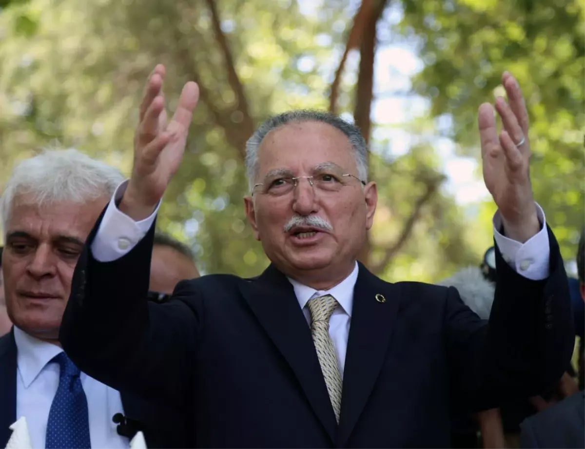 İhsanoğlu: Bir Tarafı Tutup Bir Tarafı Bırakmak Olmaz