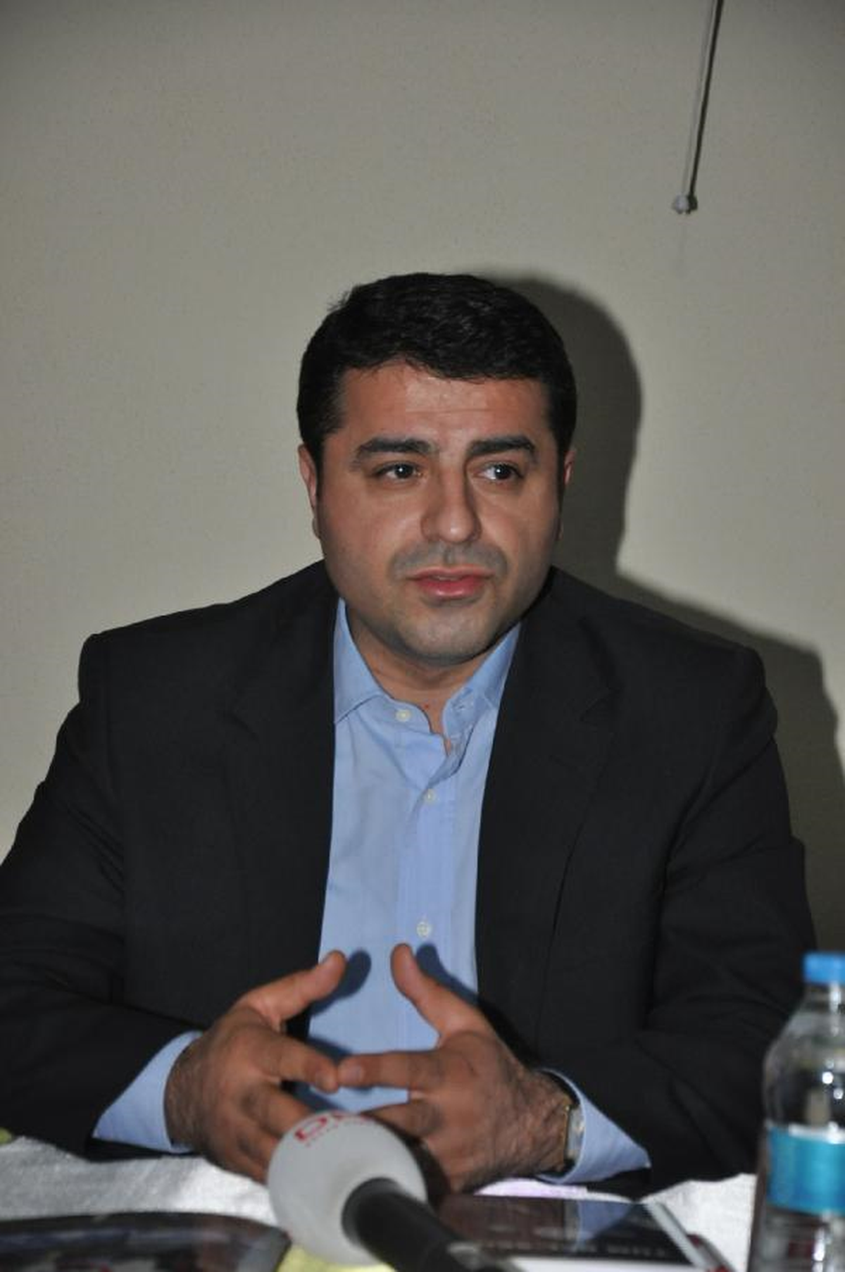 Demirtaş, Alevi Kurumları Temsilcileriyle Bir Araya Geldi (2)
