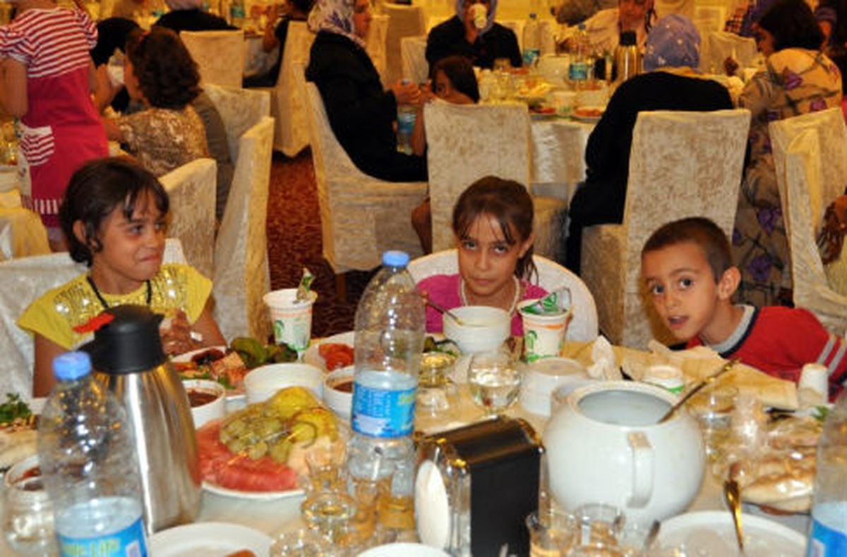 İhh\'dan Yetim Çocuklar İçin İftar