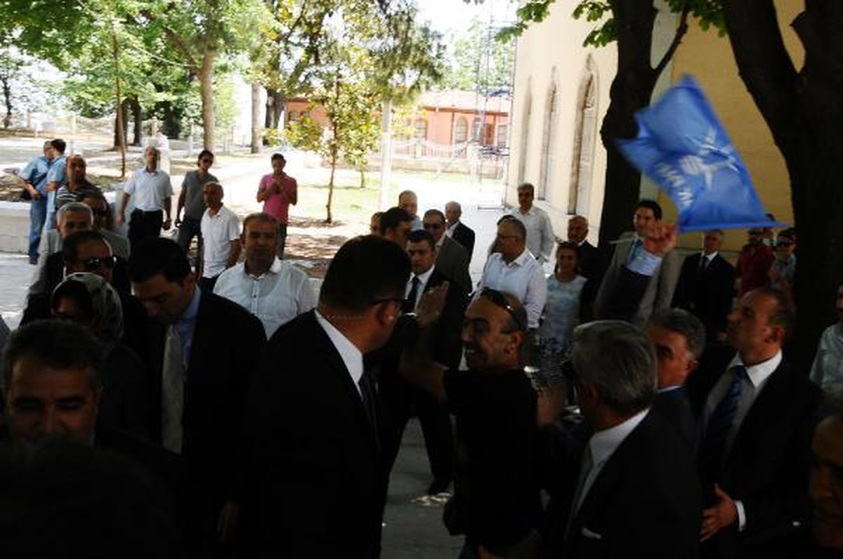 İhsanoğlu: İslamın 6\'ncı Şartı Haddini Bilmektir (2)