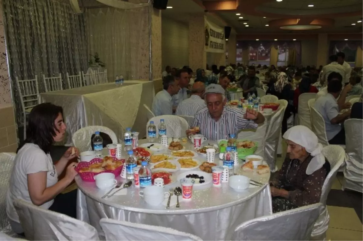 Mahalle İftarları Devam Ediyor