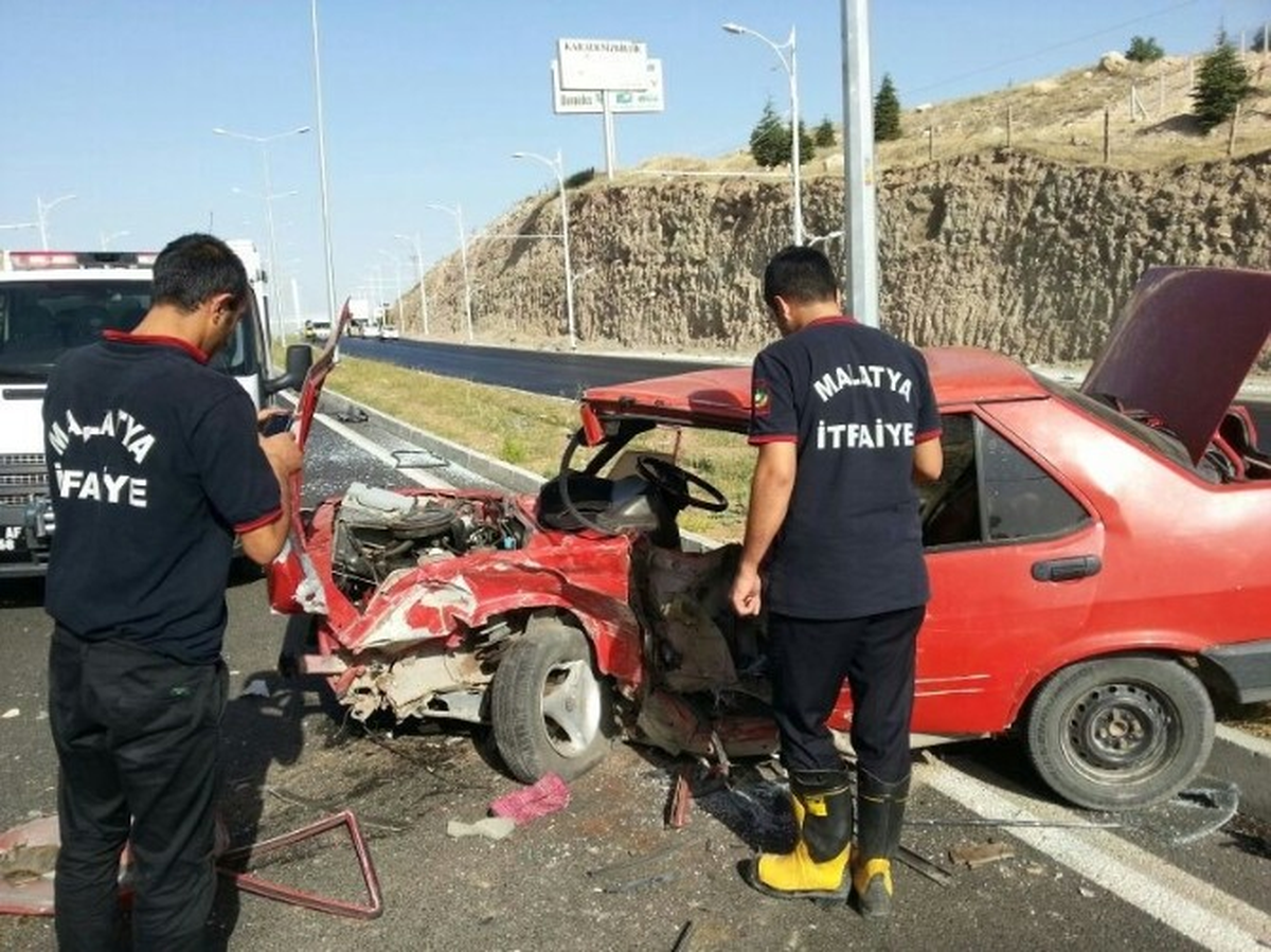 Malatya\'da Zincirleme Kaza: 4 Yaralı