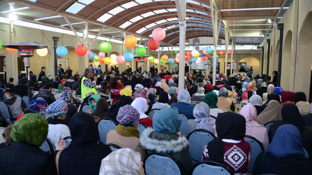 Melbourne\'deki Sokak İftarına Yoğun İlgi