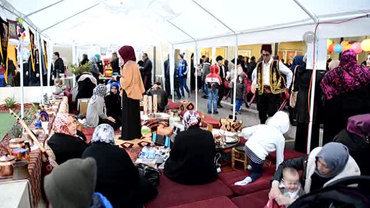 Melbourne\'deki sokak iftarına yoğun ilgi -