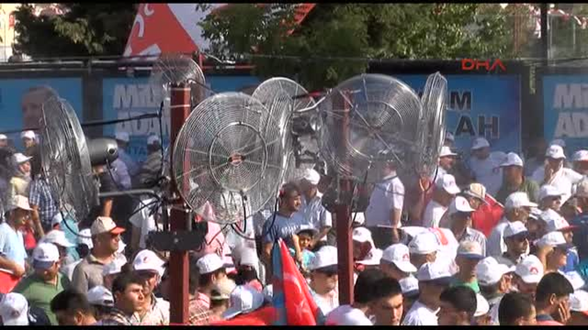 Miting Alanında Vantilatörlü Serinlikmiting Alanında Vantilatörlü Serinlik
