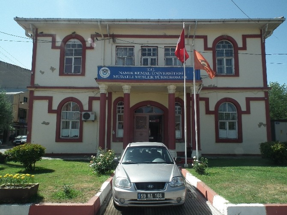 Muratlı\'da Üniversitenin Yaz Tatiline Girmesi Esnafı Sıkıntıya Soktu