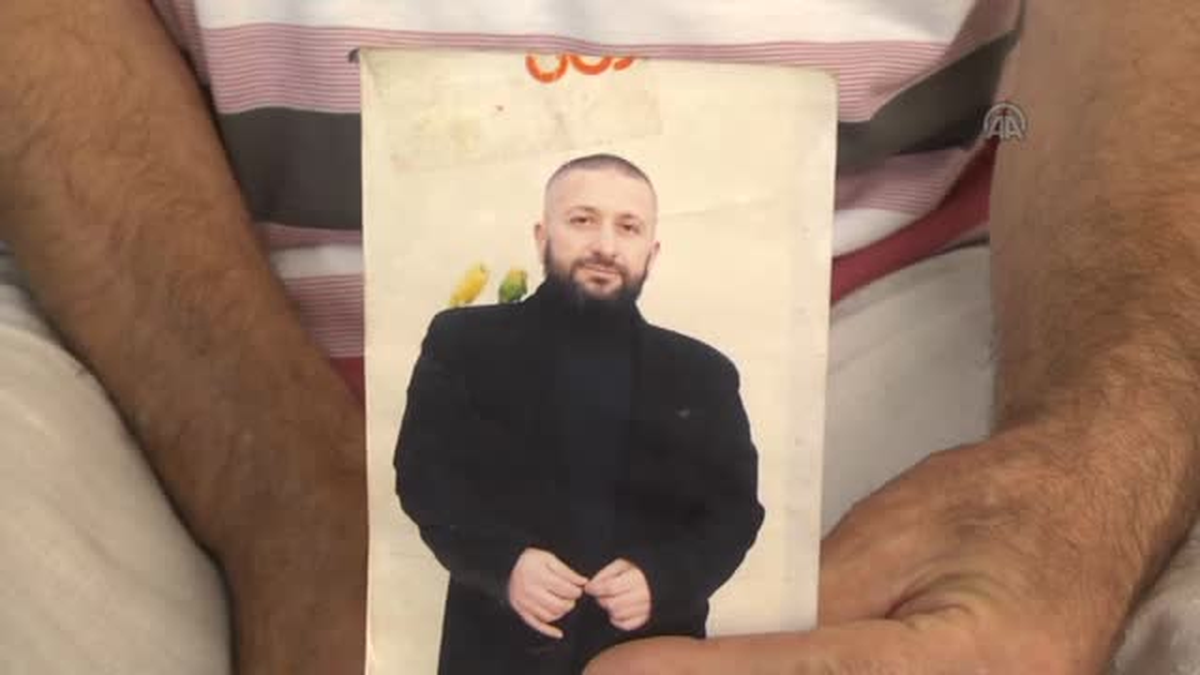 Suriye\'ye gittiği iddia edilen oğlunun bulunmasını istiyor -