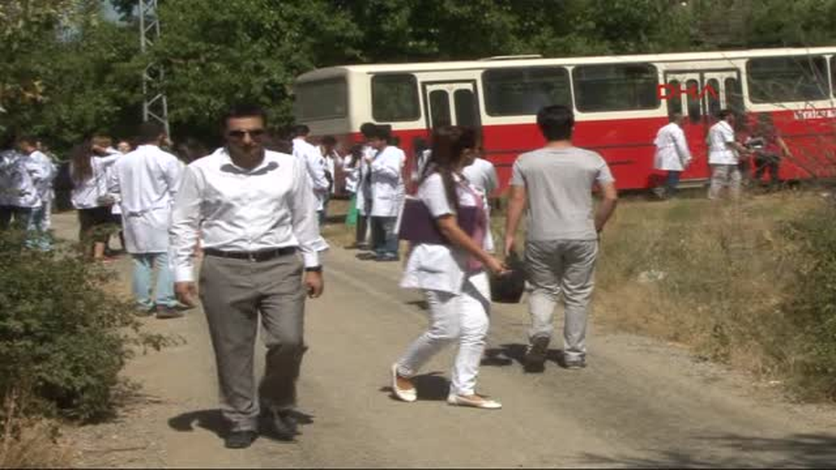 Tıp Fakültesi Öğrencilerinden Köylülere Sağlık Taraması