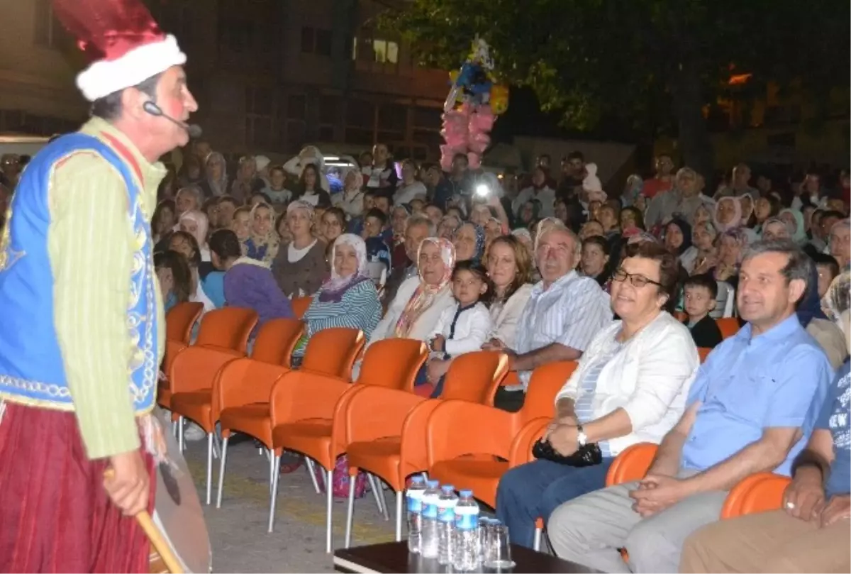 Tiyatro Sanatçısı Cengiz Küçükayvaz Simavlıları Kahkaya Boğdu