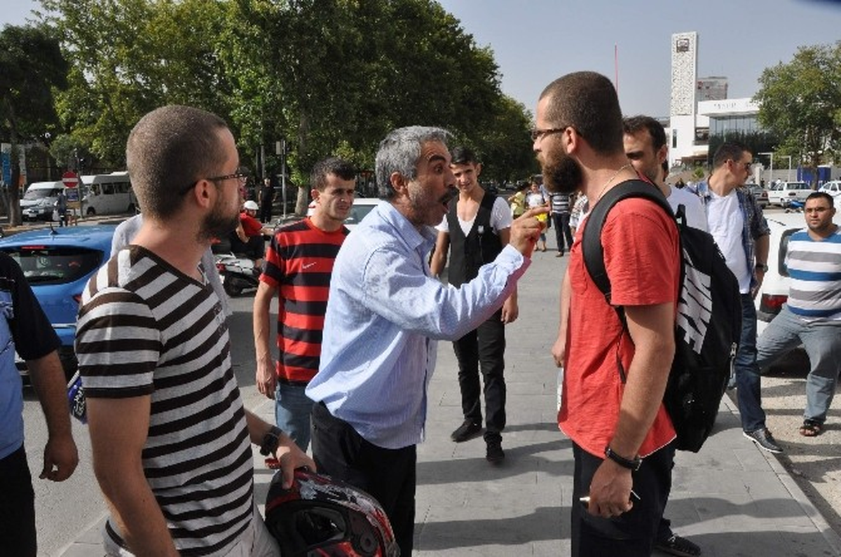 Trafikte Tartıştılar, Kavgaya Tutuştular