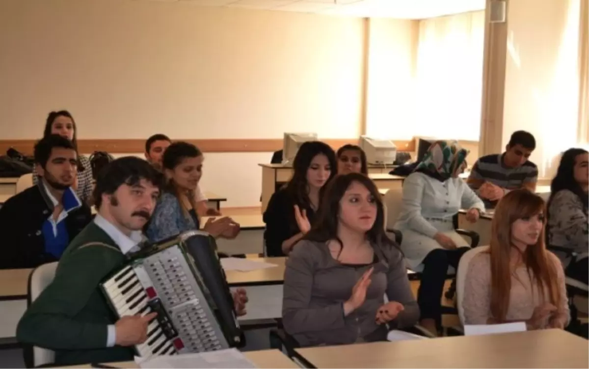 Türkiye\'nin Tek Çerkez Dili ve Edebiyatı Bölümü Yeni Öğrencilerini Bekliyor