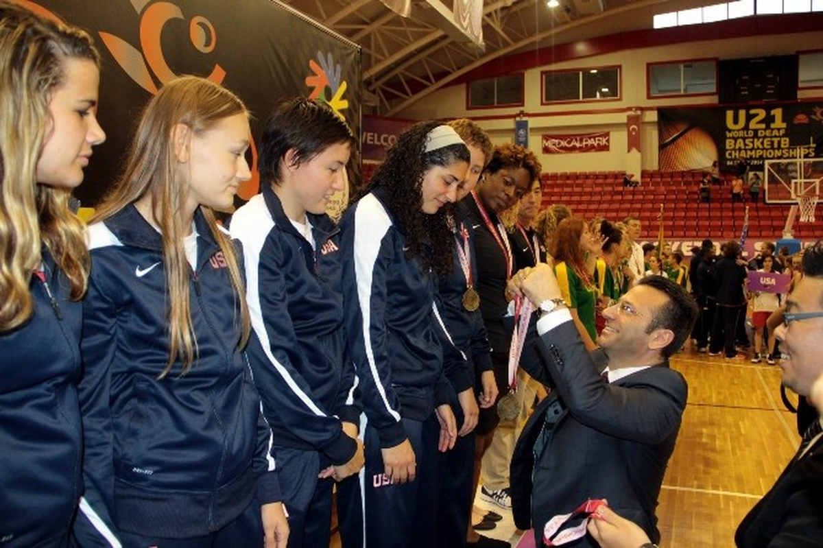 U21 Dünya İşitme Engelliler Basketbol Şampiyonları Ödüllerini Aldı