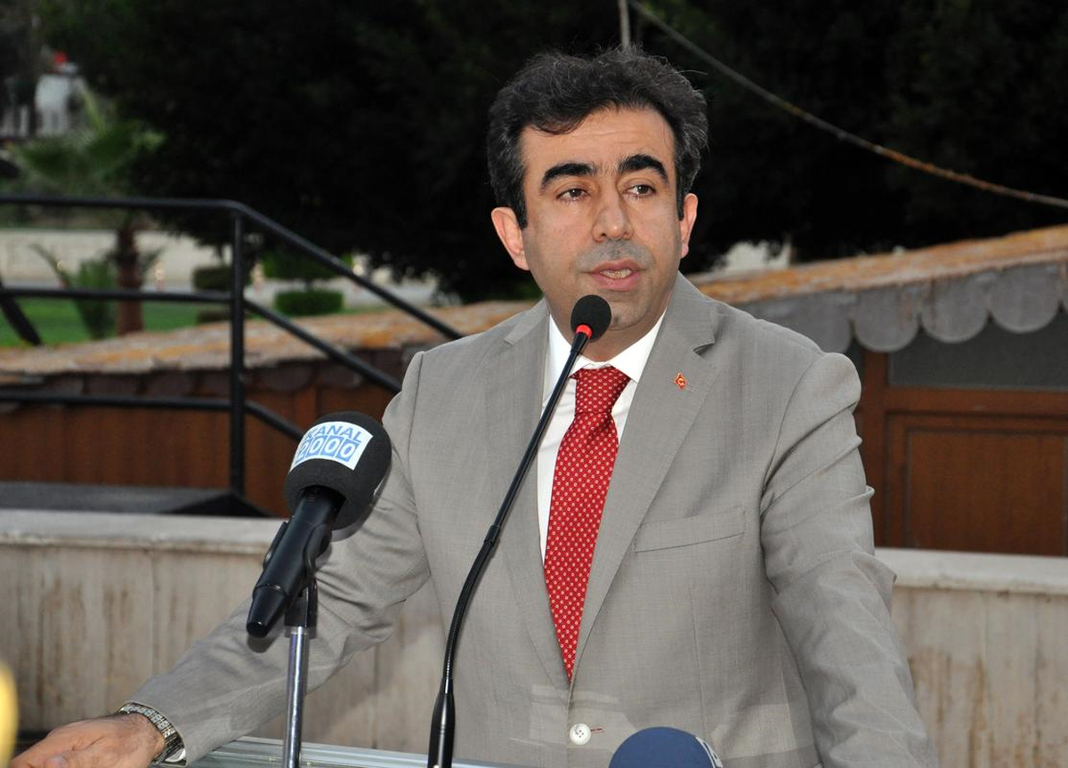 Vali Güzeloğlu, Esnafla İftarda Buluştu