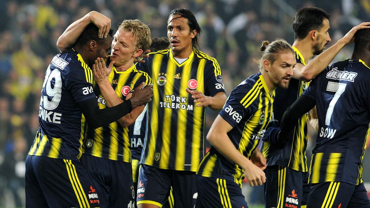 Menajeri Konuştu: Alves Fenerbahçe'den Ayrılabilir