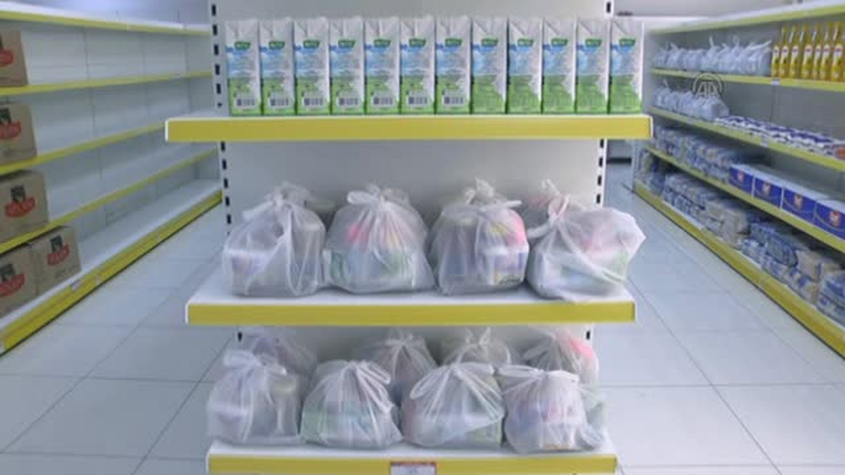 Adapazarı\'nda Yoksulların Yüzü Yardımlaşma Marketiyle Gülüyor
