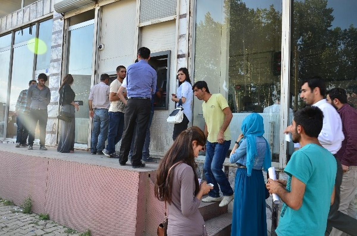 Yüksekova\'da ATM Çilesi Bitmiyor