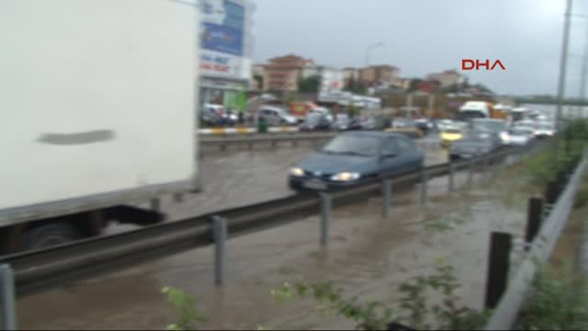 100 Karayolunu Göle Çevirdi
