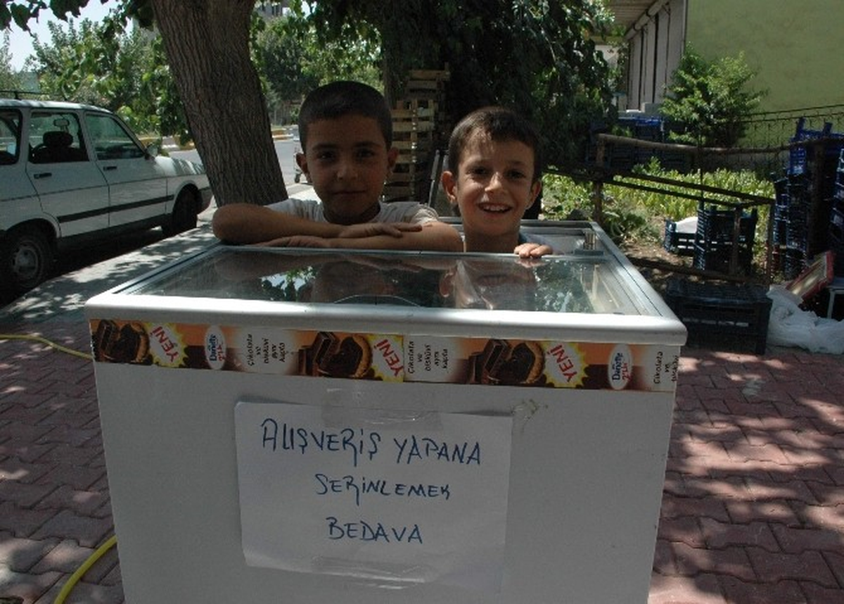 Hava Sıcaklığından Bunalan Adıyamanlılar Buzdolabında Serinliyor