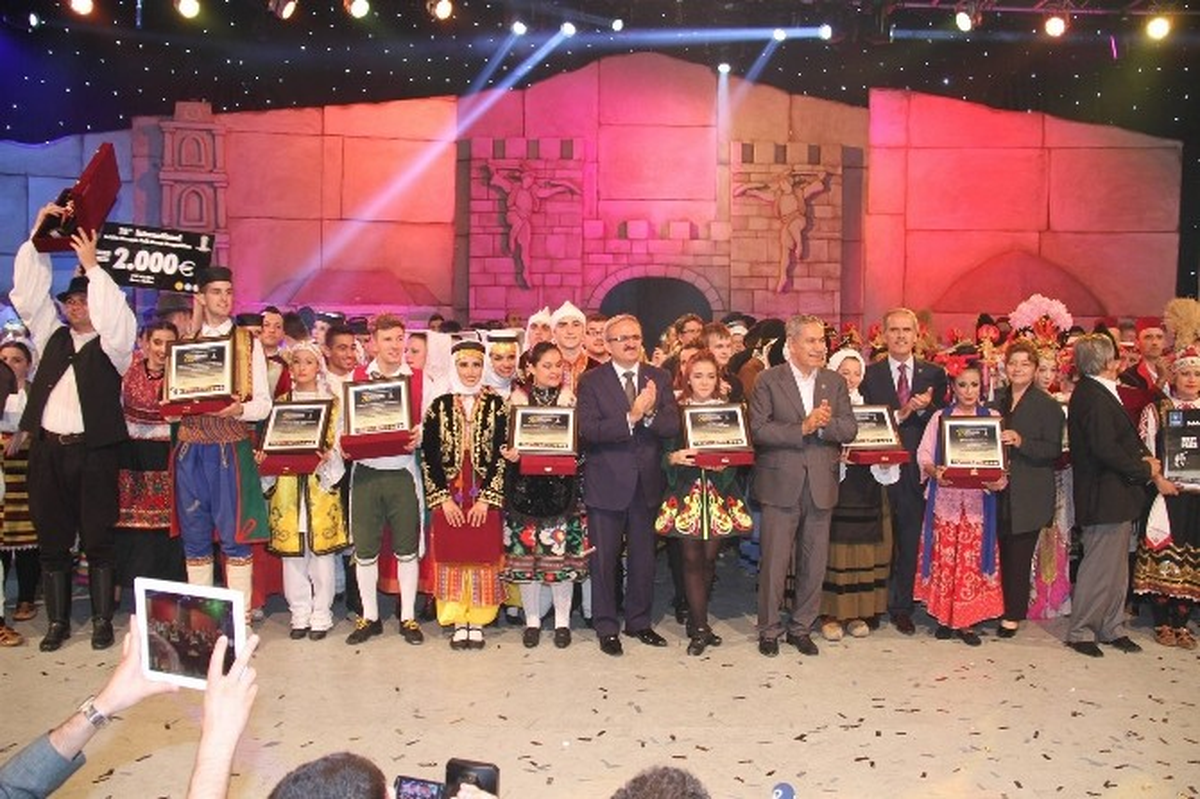 Altın Karagöz Birincisi Bulgaristan\'ın Hediyesi Arınç\'tan