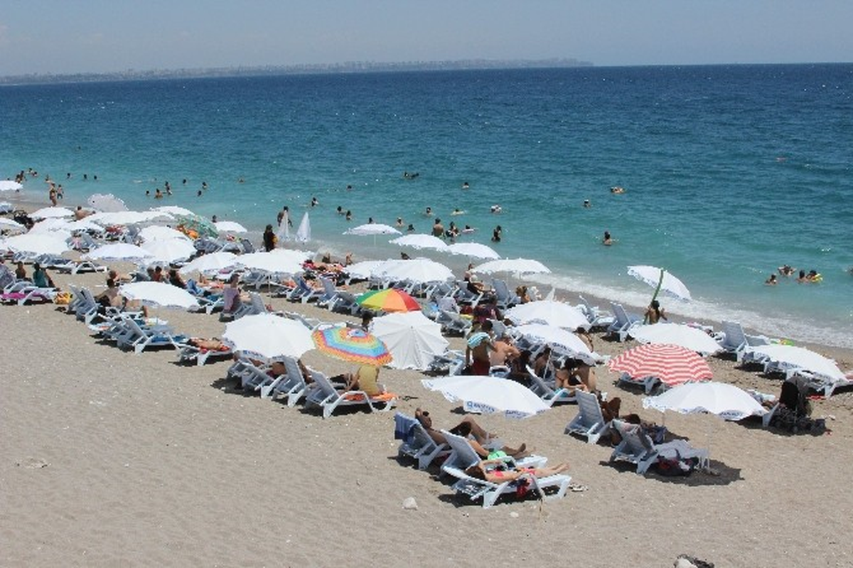 Antalya\'da Bunaltıcı Sıcak