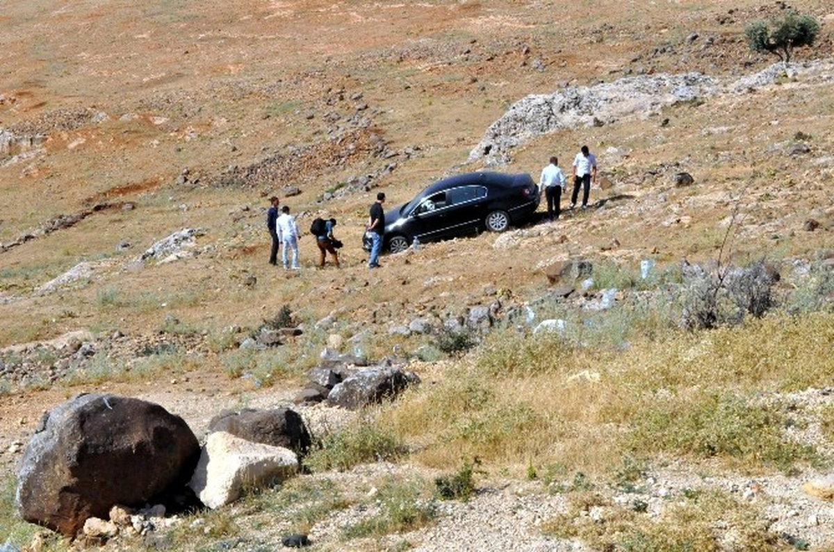 Araba Şarampole Devrildi: 1 Yaralı