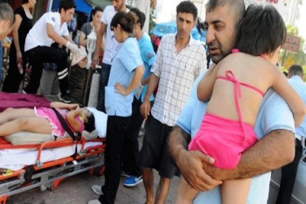 Aşırı Hızlı Araç Park Halindeki Otomobile Çarptı