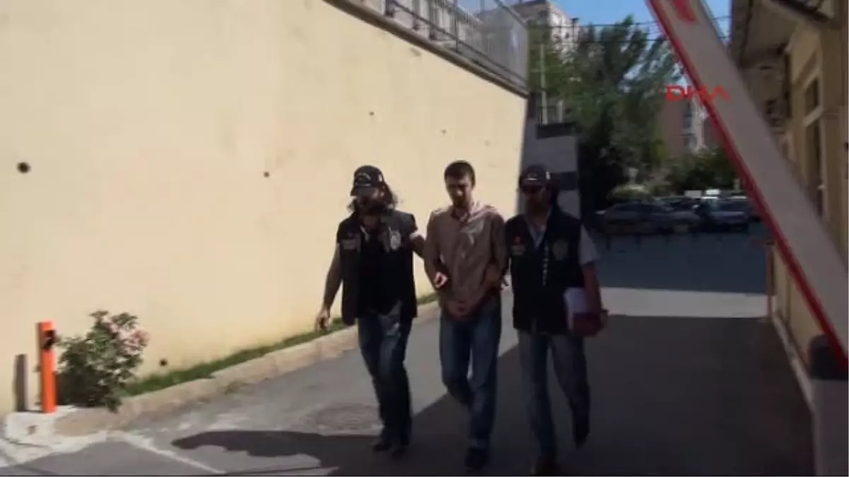 Avm\'deki Banka Soygunu: Teslim Olan Şüpheli, Adliyeye Sevk Edildi