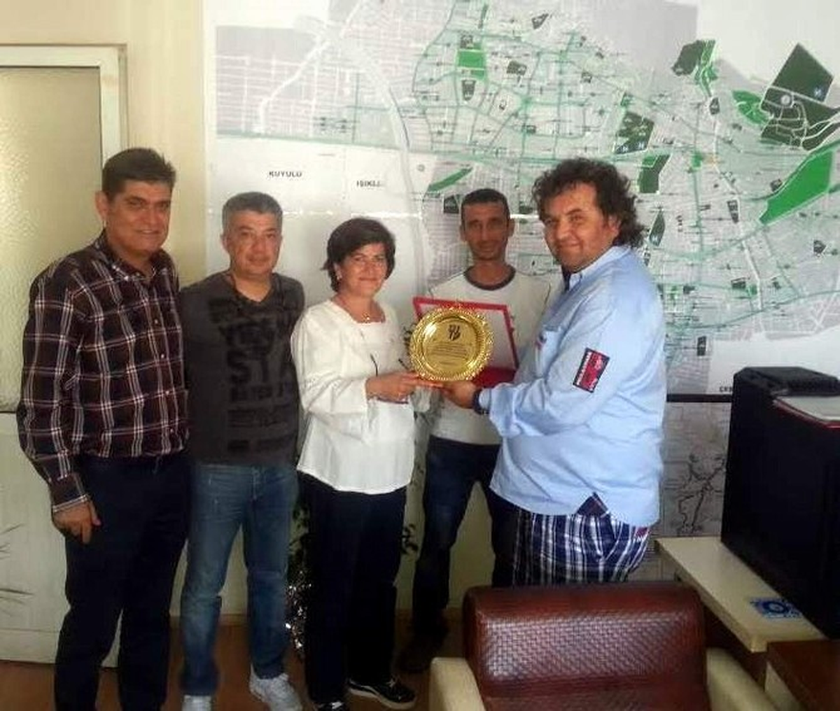 Aydınspor 1923\'ten Kent Estetiği Dairesine Plaket