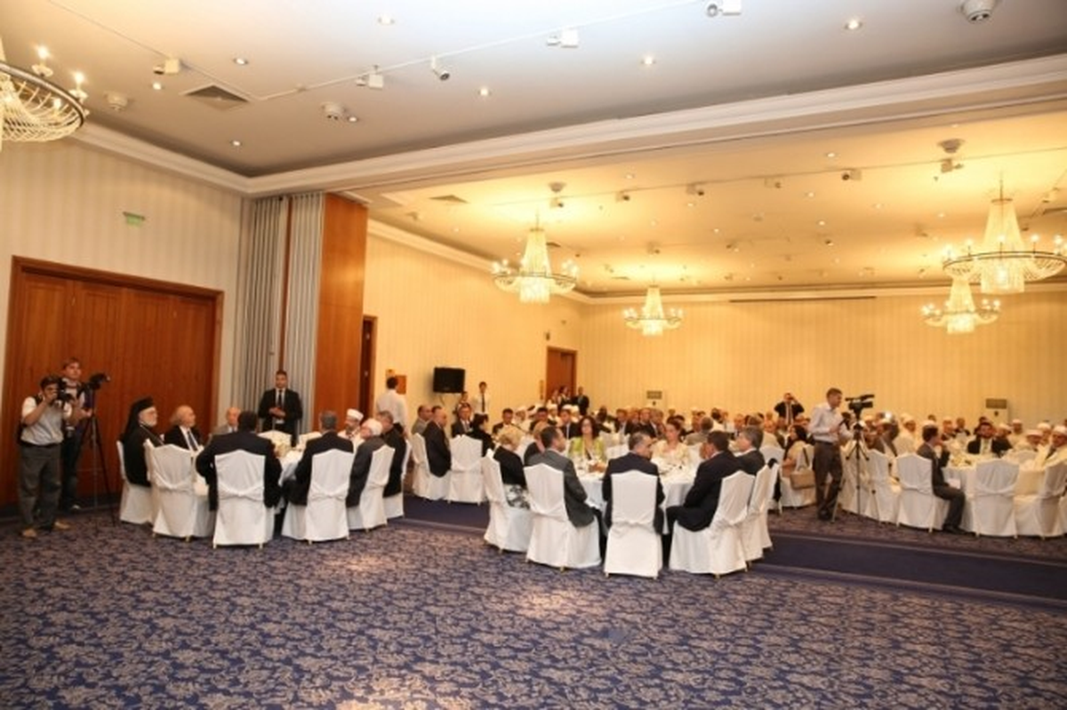 Başbakan Yardımcısı Emrullah İşler, Bulgaristan\'da Soydaşlarla Bir Araya Geldi