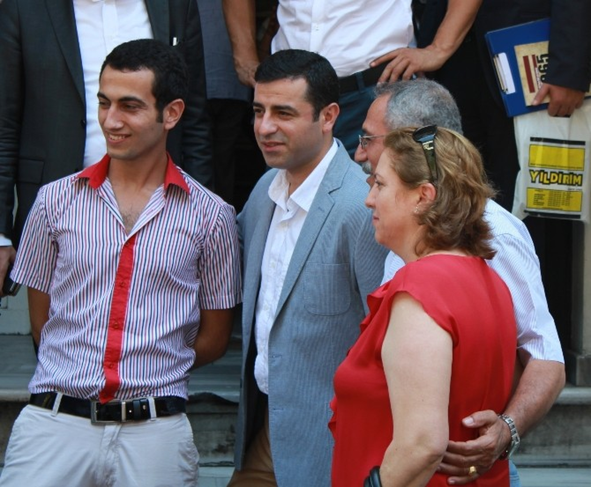 Cumhurbaşkanı Adayı Demirtaş: "Birlikte Yaşayacaksak, Tek Bir Dili ve İnancı Bile Dışlayamayız"