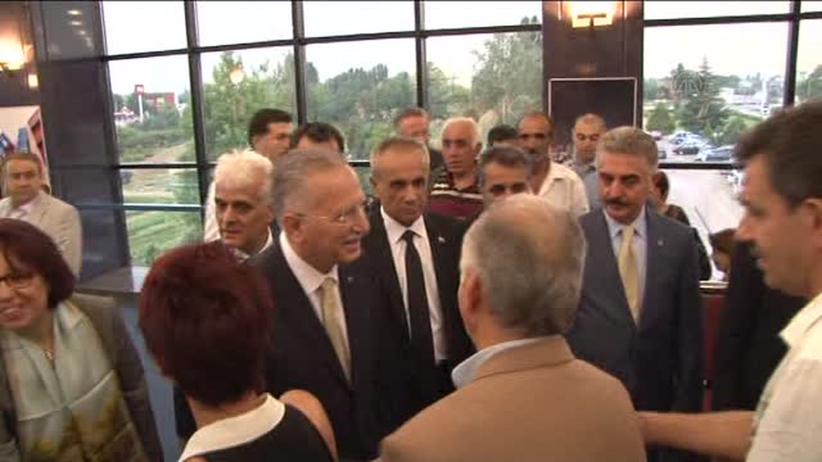 Cumhurbaşkanı adayı İhsanoğlu -