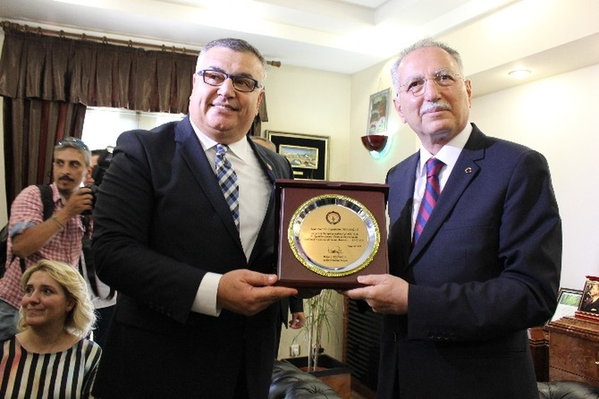 Cumhurbaşkanı Adayı İhsanoğlu: "Ülkemizi Selametle Yönetmek İstiyoruz"