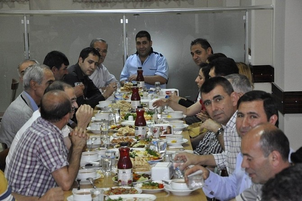 Gürün\'de Kredi ve Kefalet Kooperatifi Üyeleri İftarda Buluştu