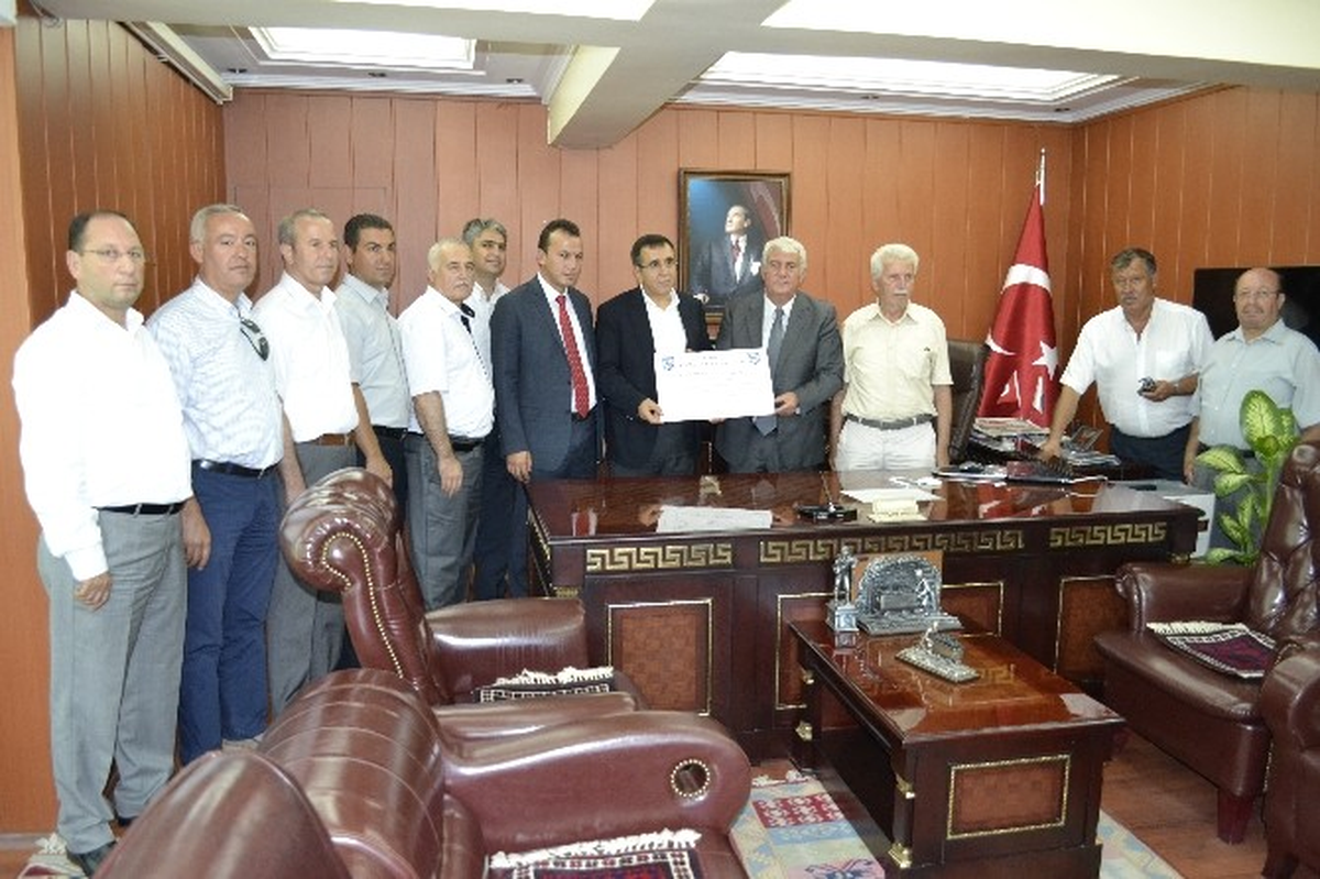 İzmir Esnafından Somalı Madencilere Bayram Yardımı